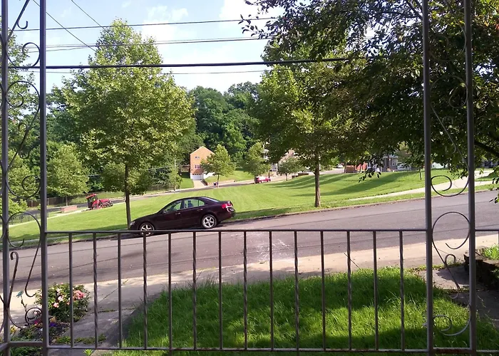 Homestay Bedroom Close To Stadiums And Downtown *
