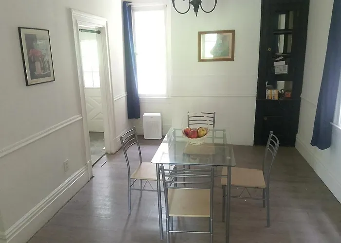 Homestay Bedroom Close To Stadiums And Downtown *